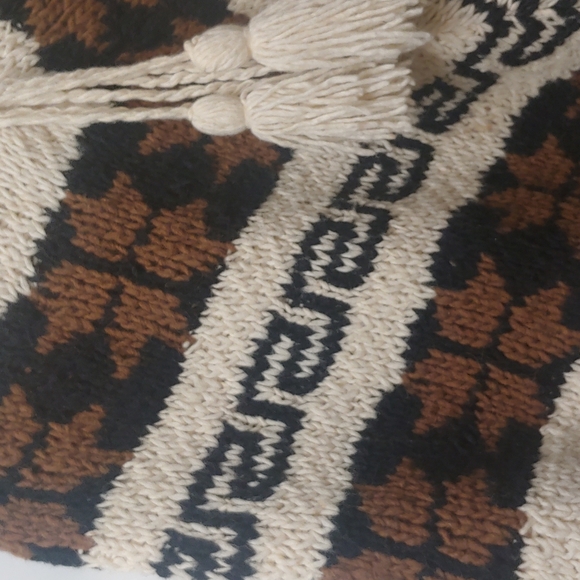 100% Wool overhead shawl Rebozo cape Mexico... Boho One Sz. Fits most - Picture 13 of 14